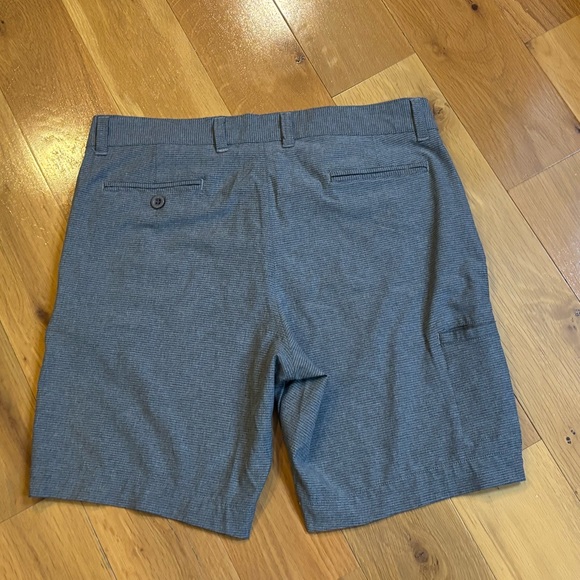 Vintage 1946 Men’s 36” Hybrid Performance Shorts, Gray with Fine White Pinstripe - Picture 2 of 8